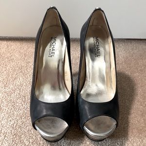 Michael Kors patent leather platform peep toe pumps women’s size 6